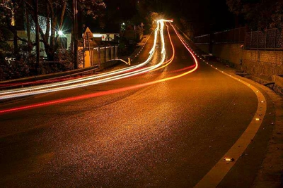 湖北首創(chuàng)太陽能自發(fā)光道路標識